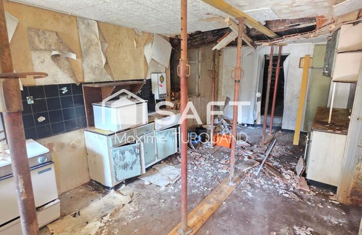 Longère à rénover 150m², 2100m² de terrain avec dépendances. — photo 3