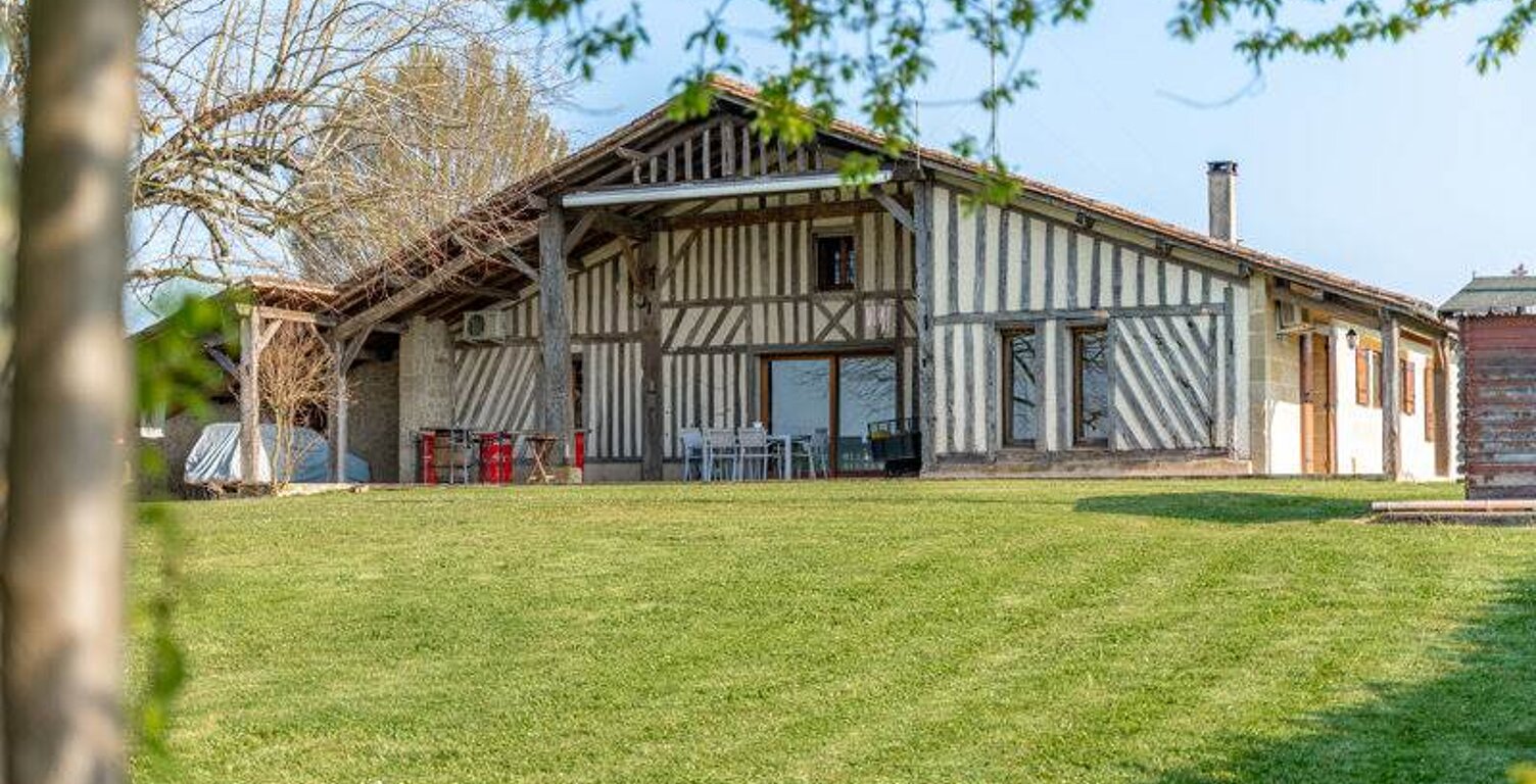 Maison en pierre de 8 pièces principales — photo 1