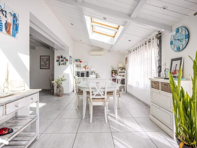 Maison de bourg de 6 pièces principales — photo du bien