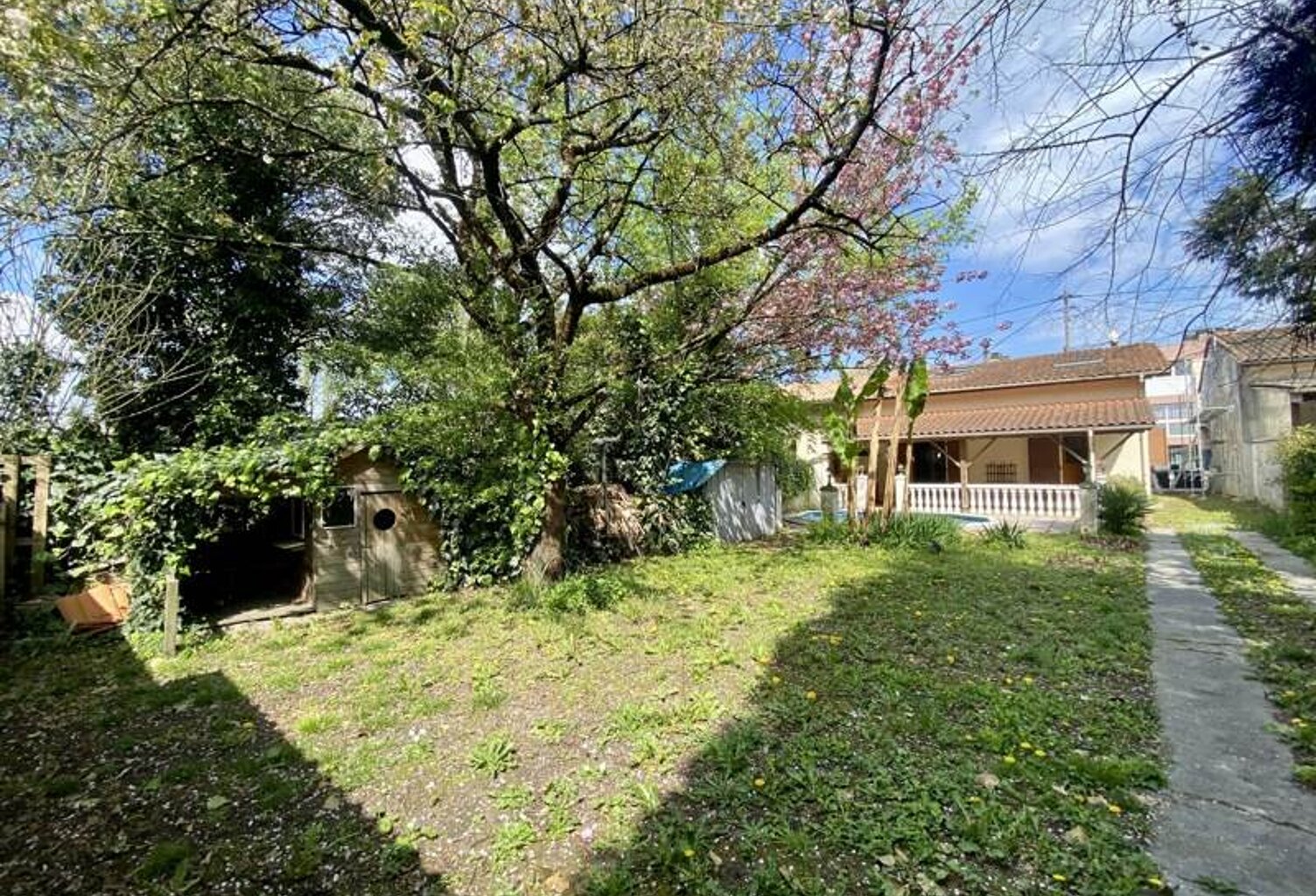 Maison en pierre de 6 pièces principales — photo 1