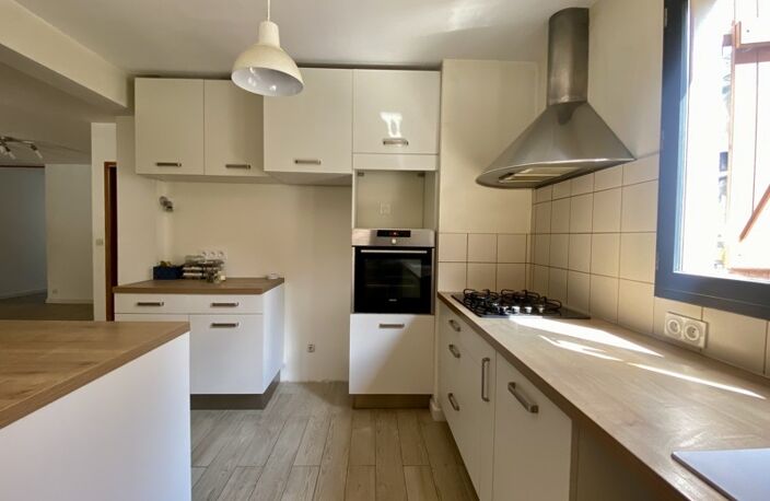 Maison en pierre de 6 pièces principales — photo 2