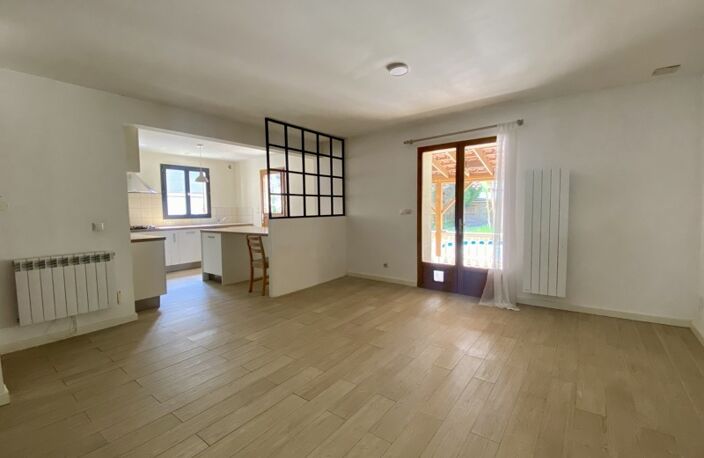 Maison en pierre de 6 pièces principales — photo 3
