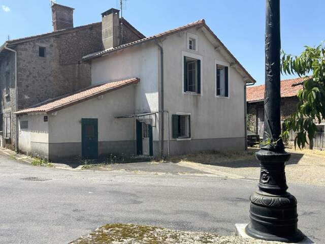 Maison de bourg de 4 pièces principales — photo du bien