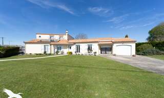 Maison 6 Pièces 230 m² à vendre à Fours (33390)