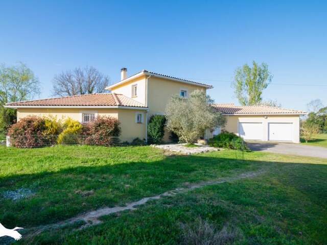 Villa de 6 pièces principales — photo du bien