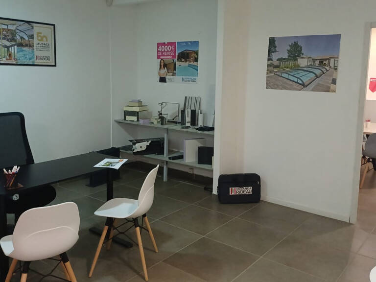 Zone industrielle, local en parfait état 100m2 — photo 1
