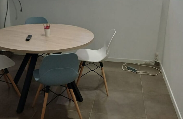 Zone industrielle, local en parfait état 100m2 — photo 3