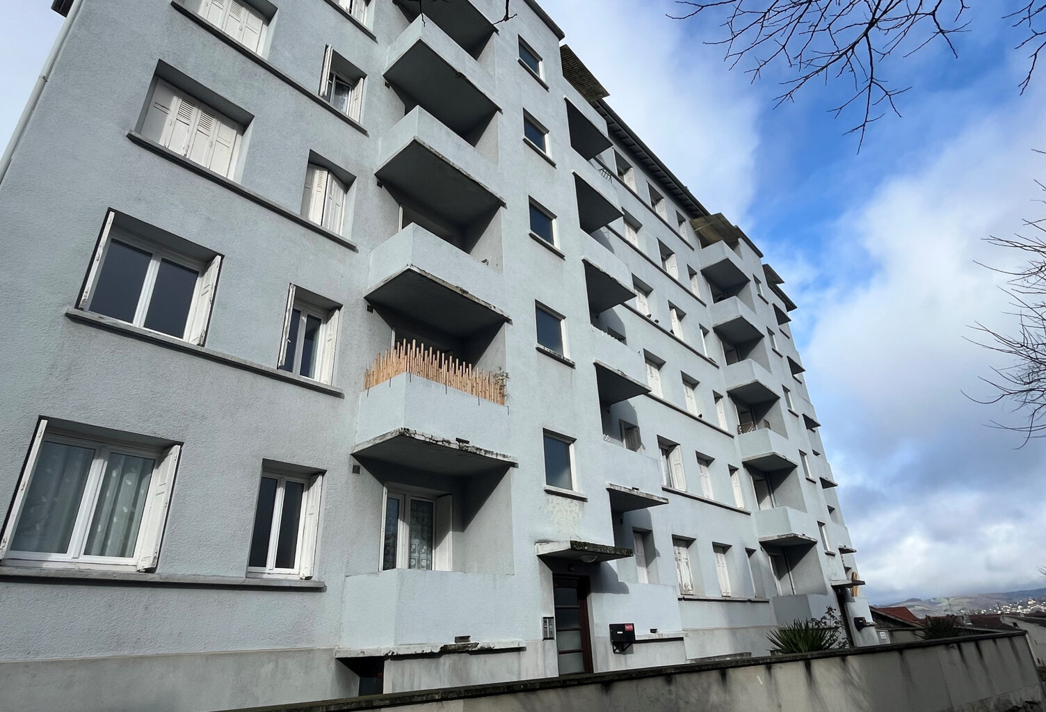 INVESTISSEMENT LOCATIF - APPARTEMENT F4 SECTEUR CRÊT DE ROC/ CARNOT - — photo 1