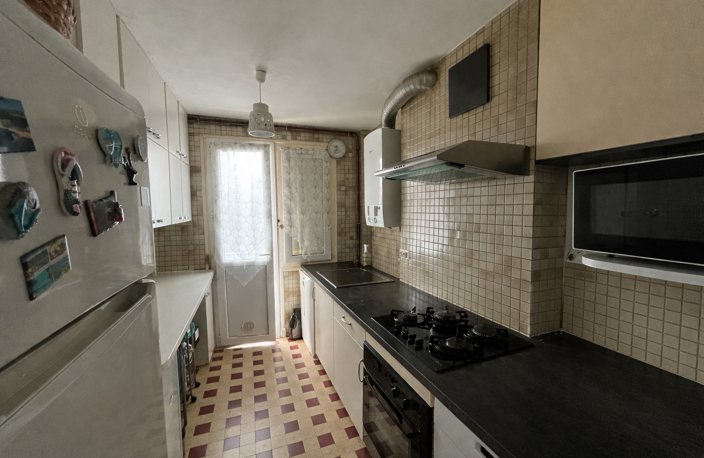 INVESTISSEMENT LOCATIF - APPARTEMENT F4 SECTEUR CRÊT DE ROC/ CARNOT - — photo 4