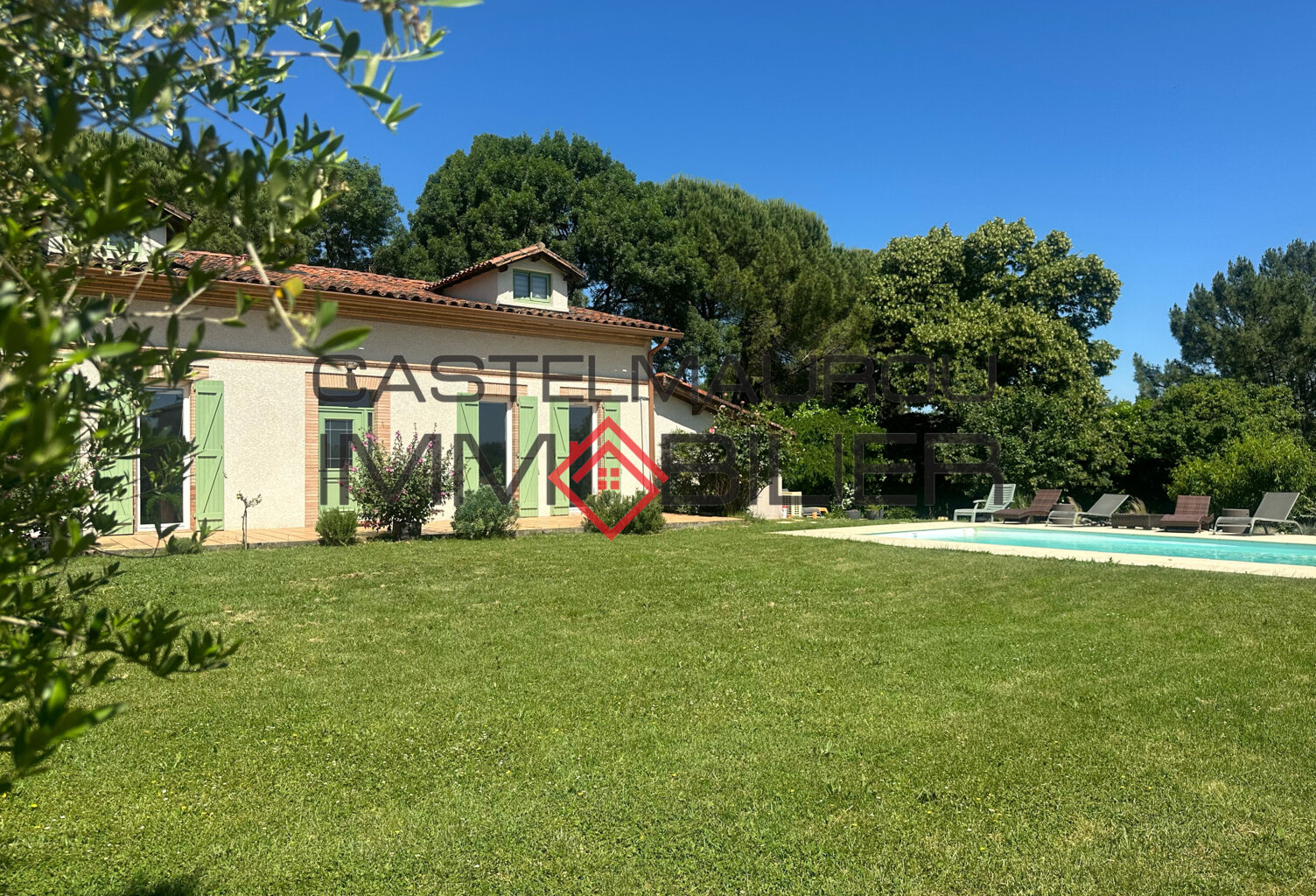 Maison de caractère de 260 m2 sur 2500 m2 de parcelle — photo 1