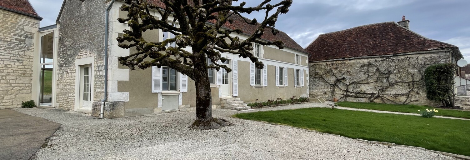 Maison 8 Pièces 267 m² à vendre à Yrouerre (89700)