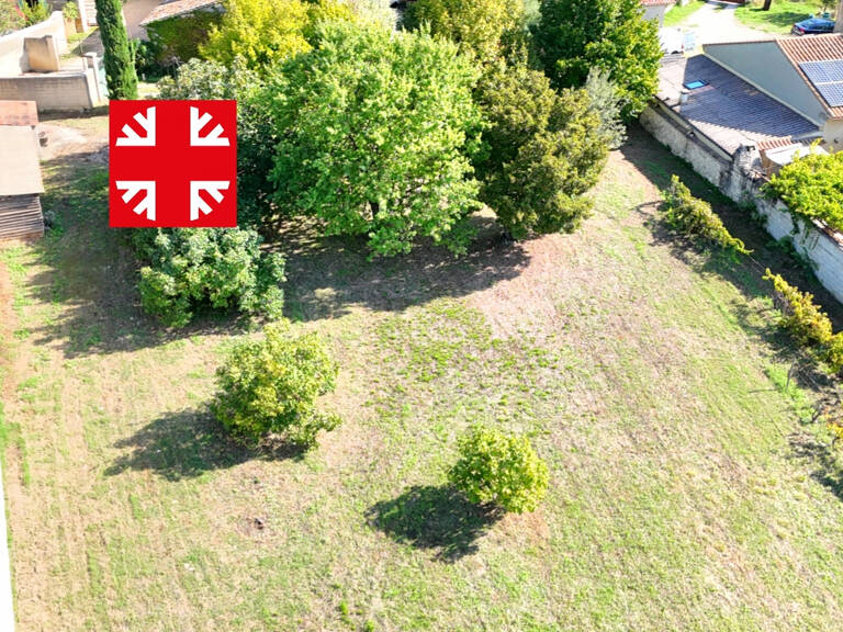 Terrain constructible dans un village prisé avec commerces! — photo 1