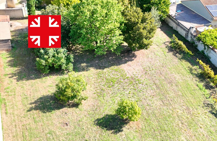 Terrain constructible dans un village prisé avec commerces! — photo 2