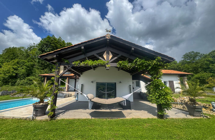 Magnifique maison avec piscine et vue sur les montagnes — photo 2