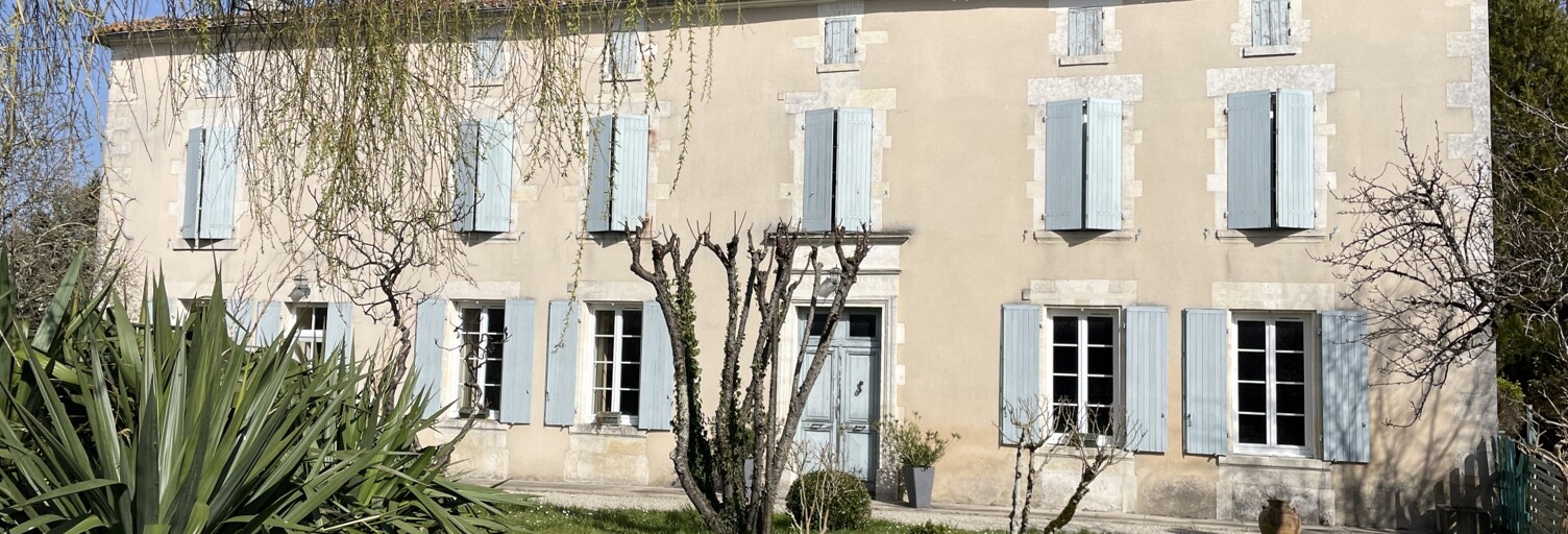 Maison 18 Pièces 427 m² à vendre à Lagarde-sur-le-Né (16300)