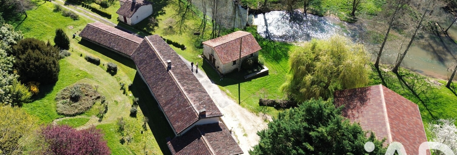 Maison 8 Pièces 230 m² à vendre à Charroux (86250)