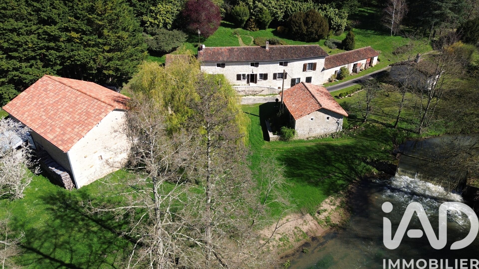 Vente Domaine 8 pièces - Photo 2