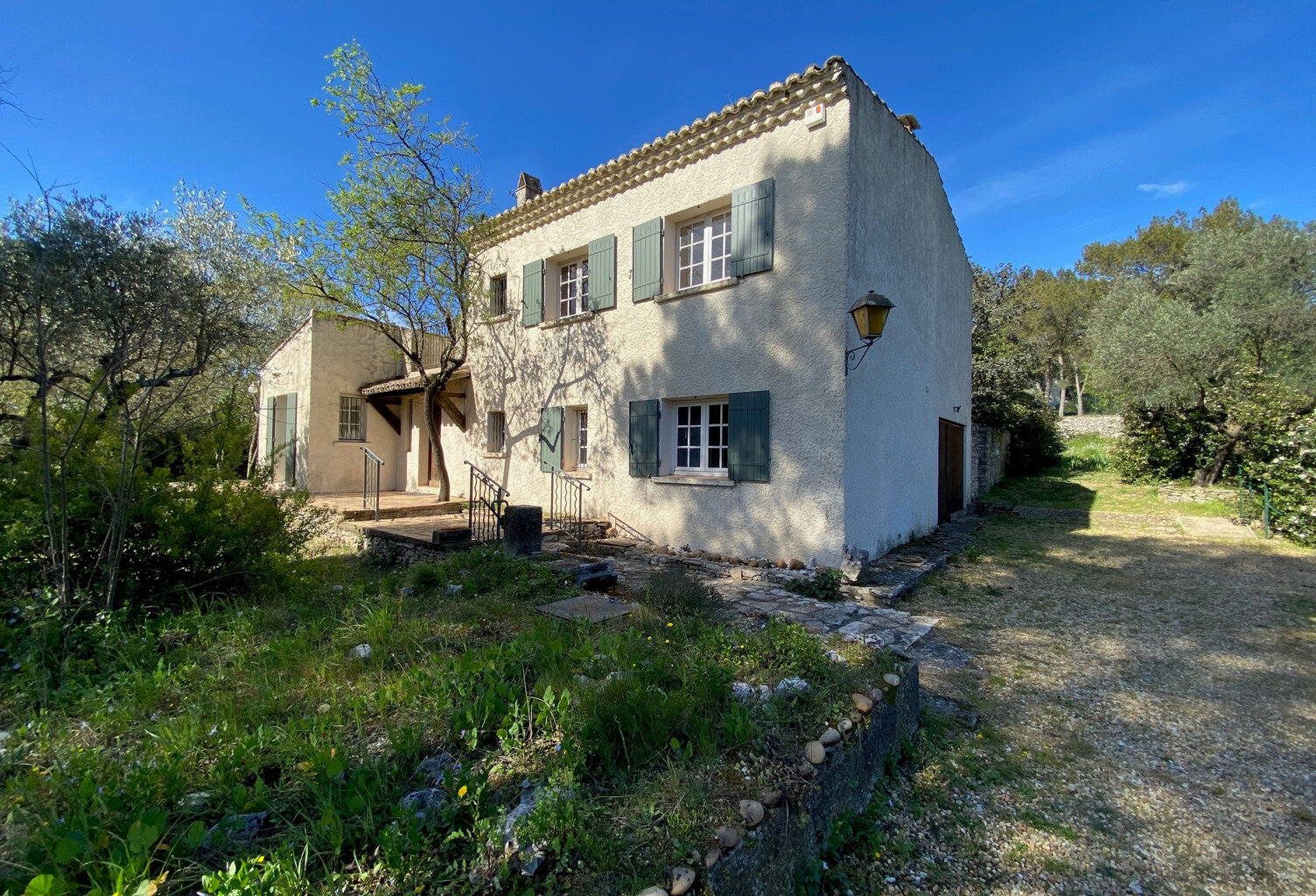 Villa T6 de 140 m2  terrain de 3 700 m2   Nîmes Ville Verte / Eau Bouillie — photo 1