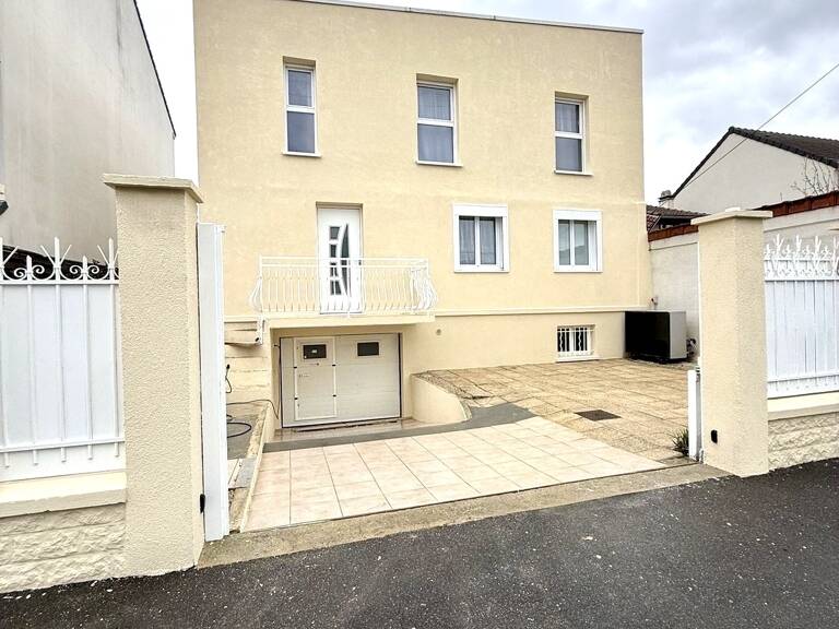 Vente Maison/villa 9 pièces — photo 1