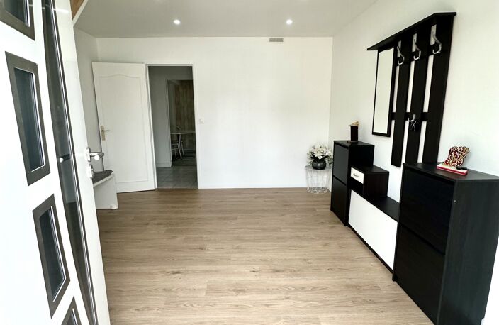 Vente Maison/villa 9 pièces — photo 2