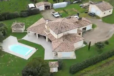 Maison 9 pièces 499000 €