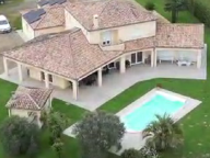 Rare, bien d'exception, magnifique villa avec piscine et dépendances — photo 3