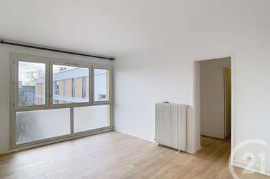 Appartement 3 pièces 1057 €