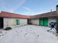 Maison à rénover – 165 m² de potentiel – Terrasse 39 m² exposée Sud – Pied-de-Borne (48800) — photo 2