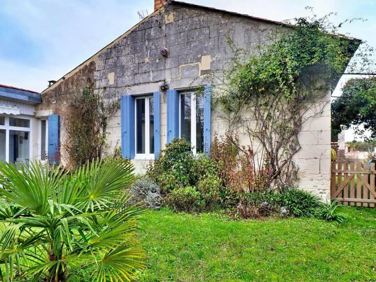 Maison de caractère en pierre de 8 pièces, 5 chambres. 200 m²- DPE C , Saint-Dizant-du Gua — photo 1