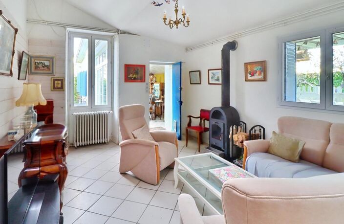 Maison de caractère en pierre de 8 pièces, 5 chambres. 200 m²- DPE C , Saint-Dizant-du Gua — photo 5