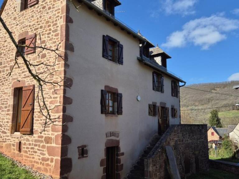 Maison de caractère avec grange, cave voûtée et terrain de 1,4 ha — photo 1
