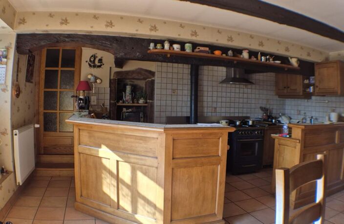 Maison de caractère avec grange, cave voûtée et terrain de 1,4 ha — photo 4
