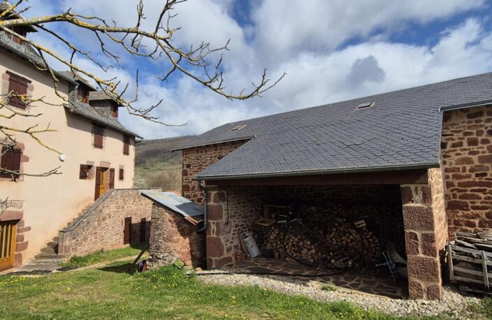 Maison de caractère avec grange, cave voûtée et terrain de 1,4 ha — photo 5