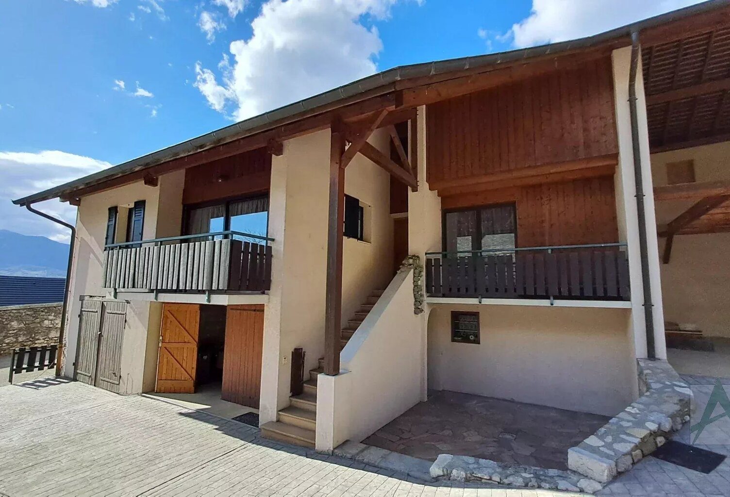 Chignin - 2 maisons de village — photo 1