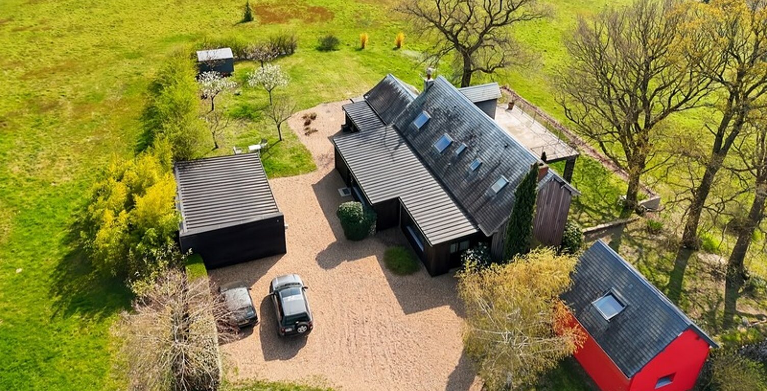 Exception en pleine nature – Propriété avec 3,7 hectares et vue panoramique — photo 1