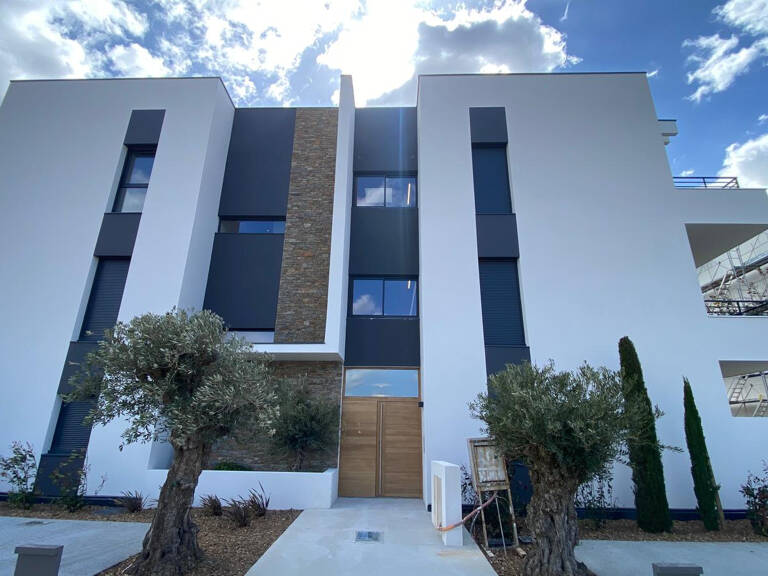 Appartement T2  haut de gamme, terrasse et parkings, entre C — photo 1