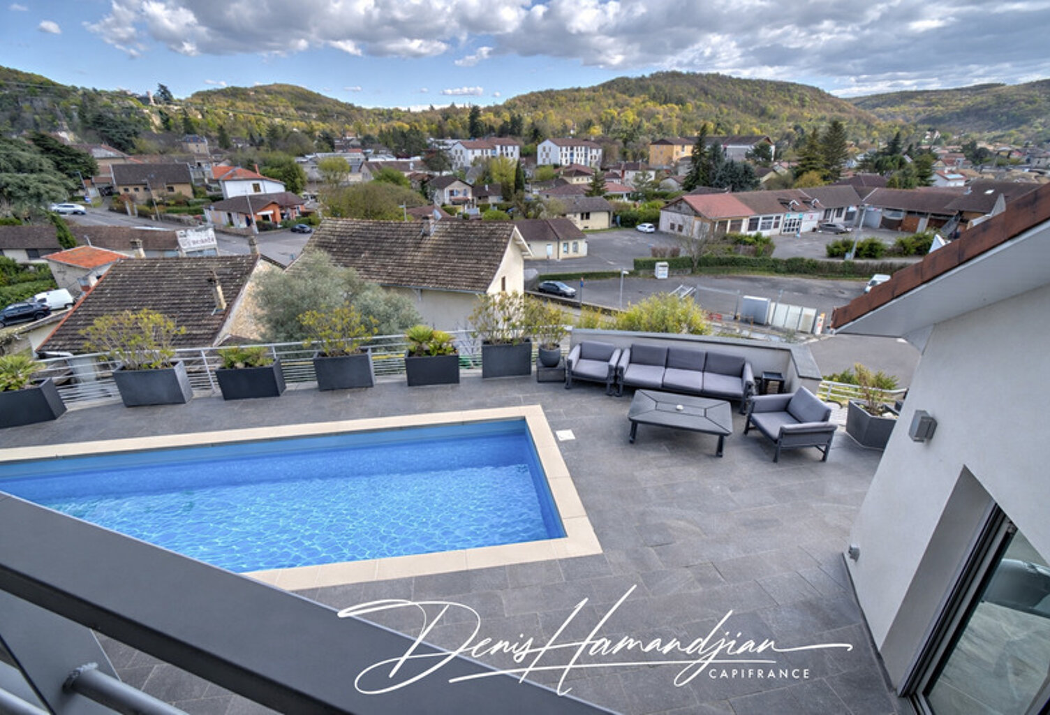 Maison contemporaine à vendre 6 pièces CREMIEU (38) — photo 1