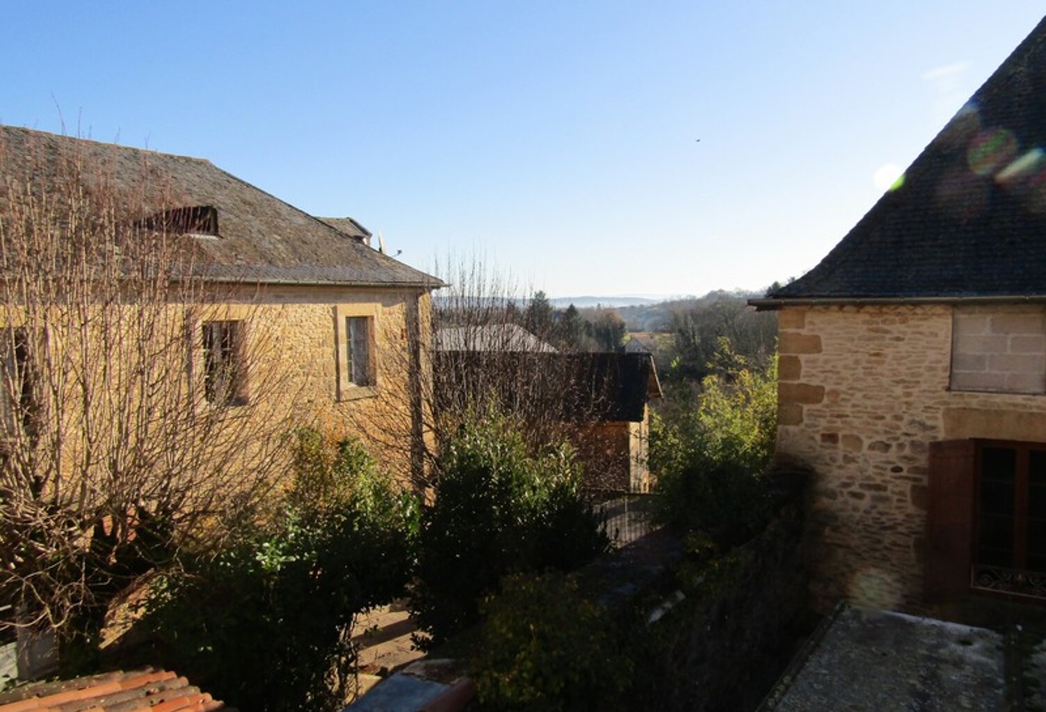 Belle bâtisse en pierres, 3 chambres, Salignac — photo 1