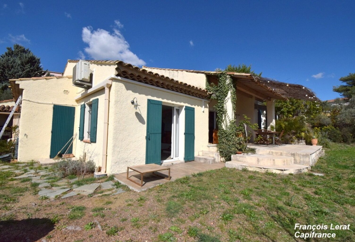 Maison à vendre 7 pièces MANOSQUE (04) - Quartier La Rochette - 169 m² habitable - 4 chambres - Piscine - Garage - 647 000 € honoraires d'agence inclus — photo 1