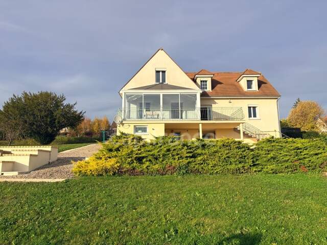 Maison à vendre de 179 m2 SAINT BRIS LE VINEUX (89) 4 chambres plus bureau sous-sol garage Terrain de 2100 m2 — photo du bien