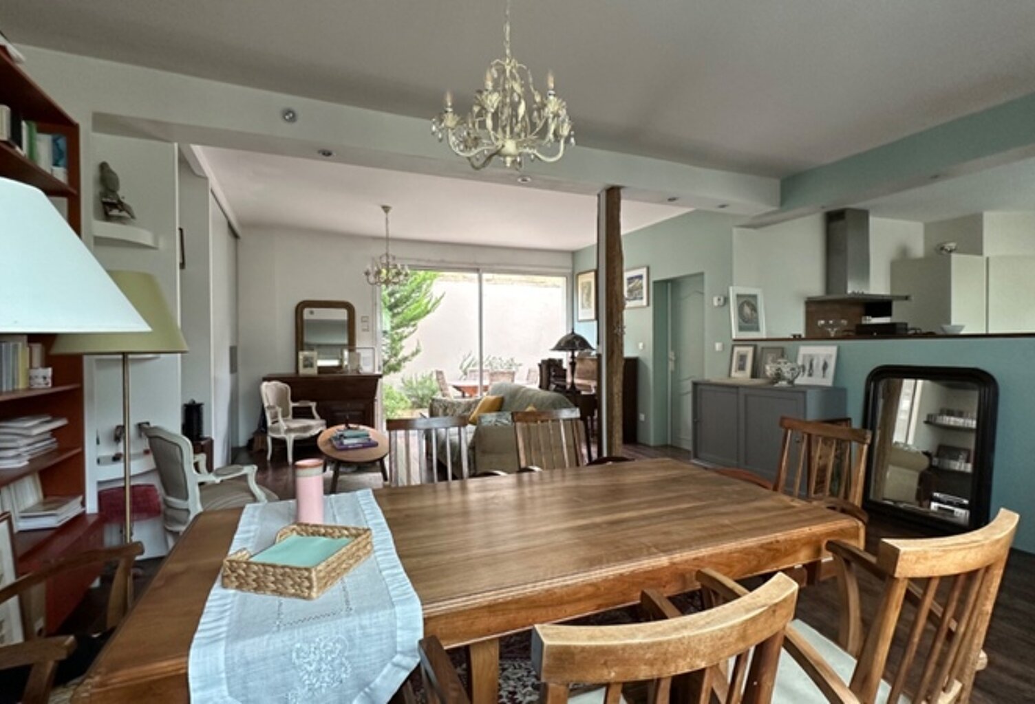Le Bouscat - Échoppe Double en Pierre rénovée de 134 m² avec patio Intérieur et Terrasse — photo 1