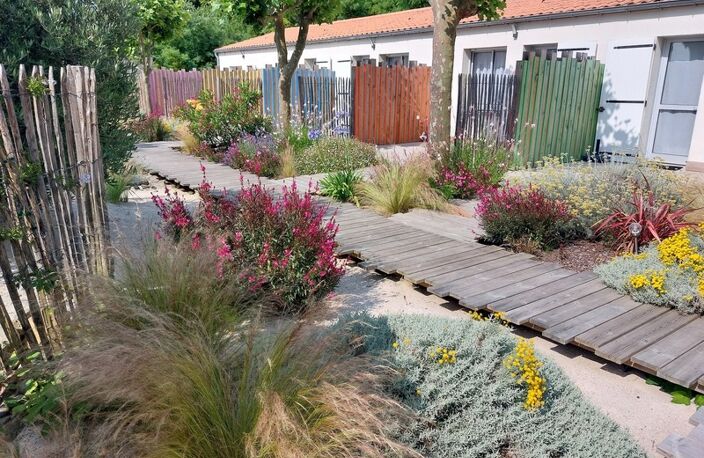 EXCLU CAPIFRANCE A Vendre ILE D'OLERON (17) en coeur village - Résidence para-hôtelière 11 meublés 3* proche plage — photo 3