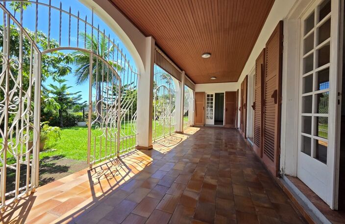 Villa T7 de 276 m² sur 1 661 m² de terrain plat – Bas de St-François — photo 5