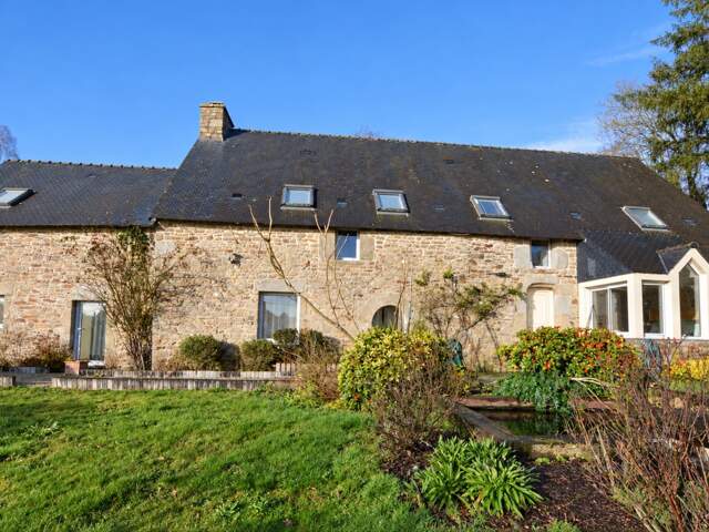 Longère en pierre de 194 m² avec jardin paysager – Landévant, Morbihan Sud — photo du bien