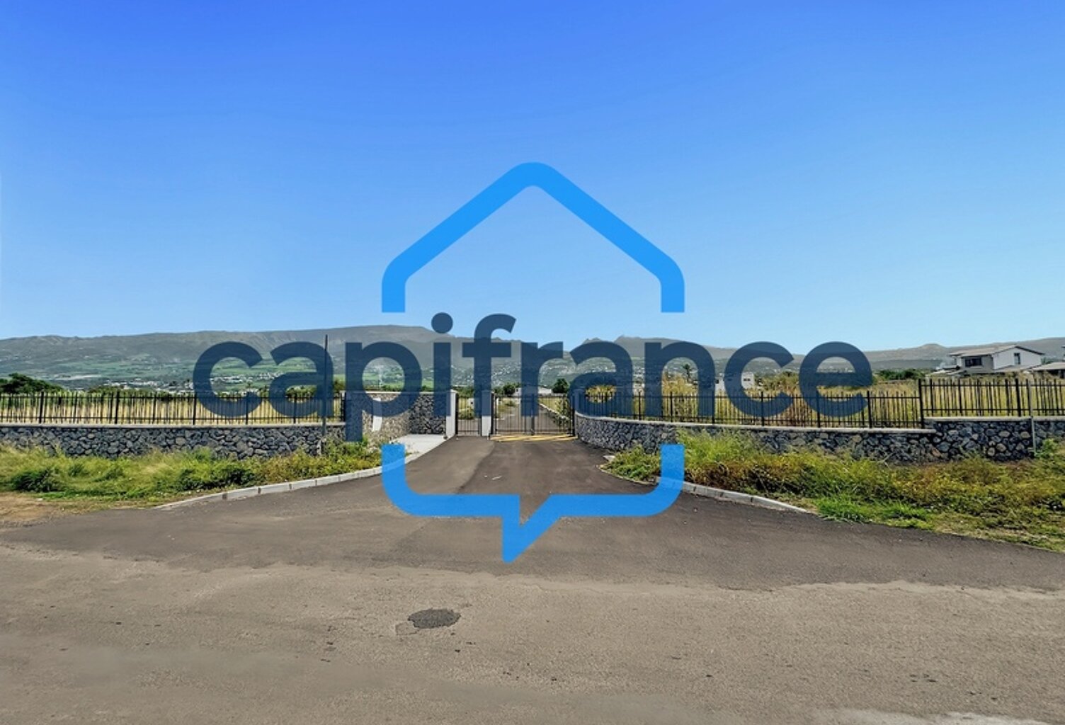 Terrain à vendre SAINT LOUIS (974) viabilisés - 308m2 — photo 1
