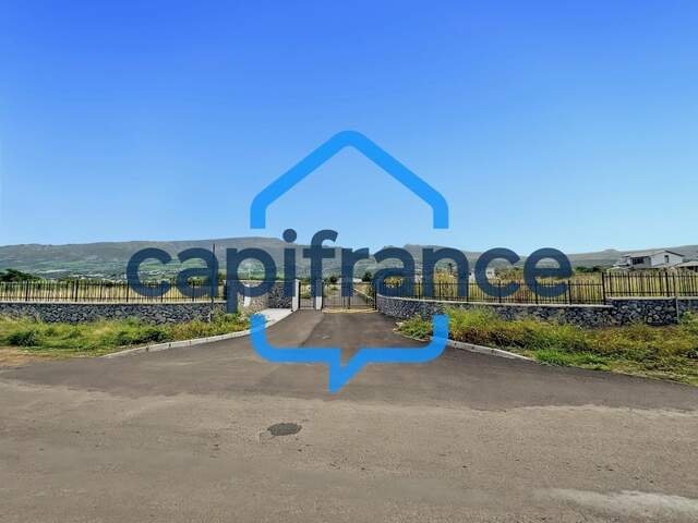 Terrain à vendre SAINT LOUIS (974) viabilisés - 308m2 — photo du bien