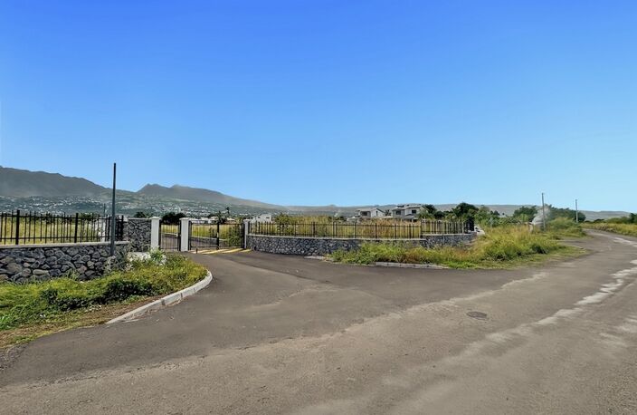 Terrain à vendre SAINT LOUIS (974) viabilisés - 308m2 — photo 2