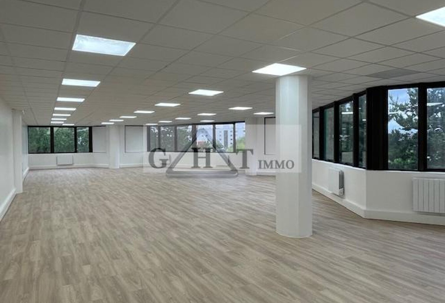BUREAUX À LOUER DE 163 M2 SUR ROSNY-SOUS-BOIS ! — photo 1