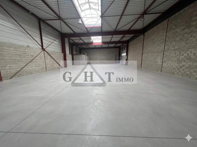ENTREPÔT INDÉPENDANT À LOUER – 688 M² – CESSON (77240) — photo du bien