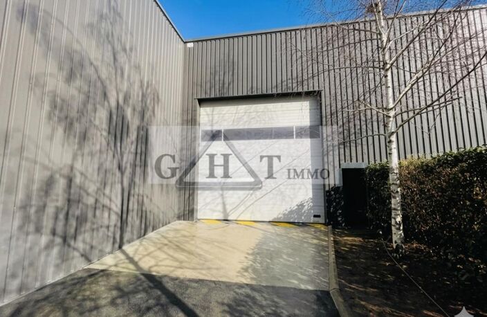 ENTREPÔT INDÉPENDANT À LOUER – 688 M² – CESSON (77240) — photo 5